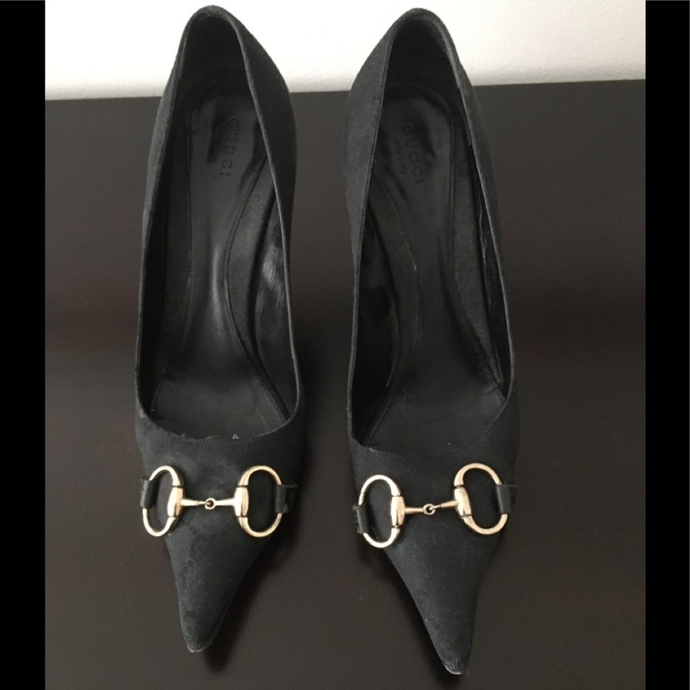 Black Gucci logo Pumps